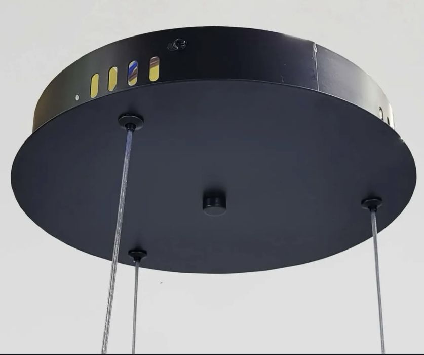 Люстра кільця нова