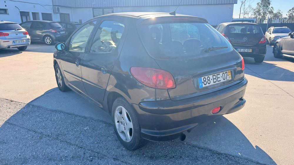 Peugeot 206 5 Portas — photo 4