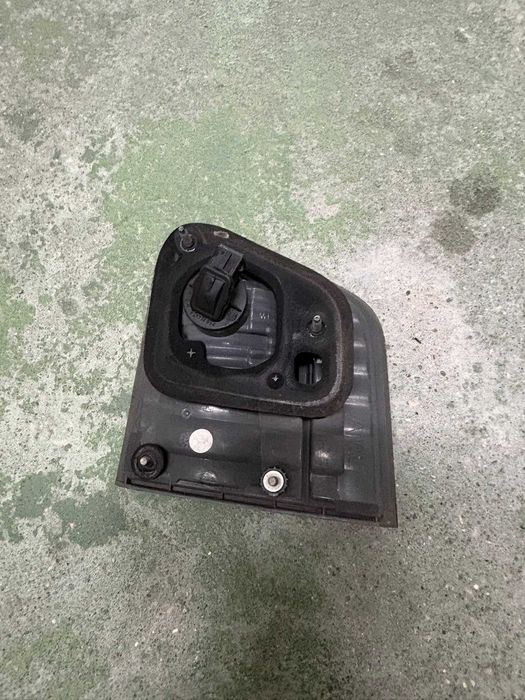 Farolins Traseiros Toyota Avensis T27 2009–2011 (Par Interior)