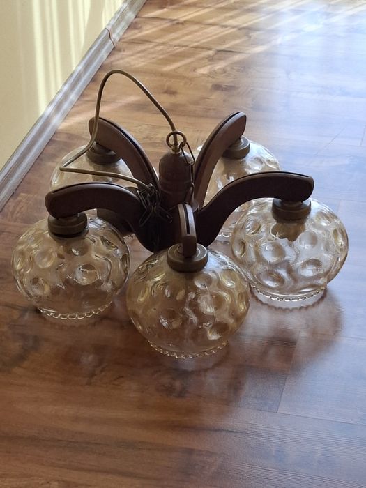 Żyrandol bardzo stary meble