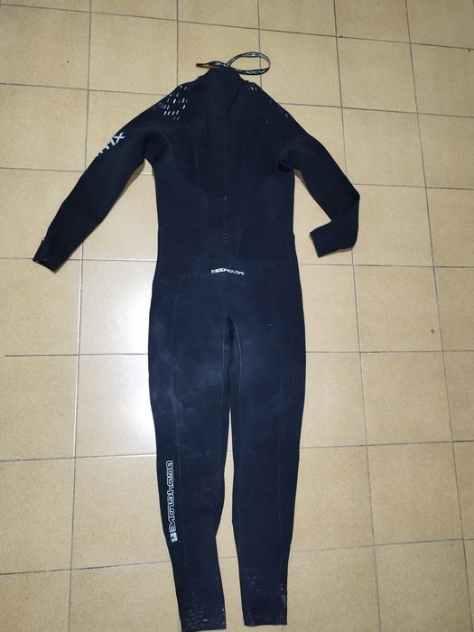 Fato surf marca bodyglove.