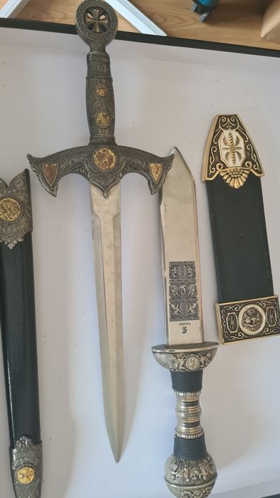 Adagas para coleção