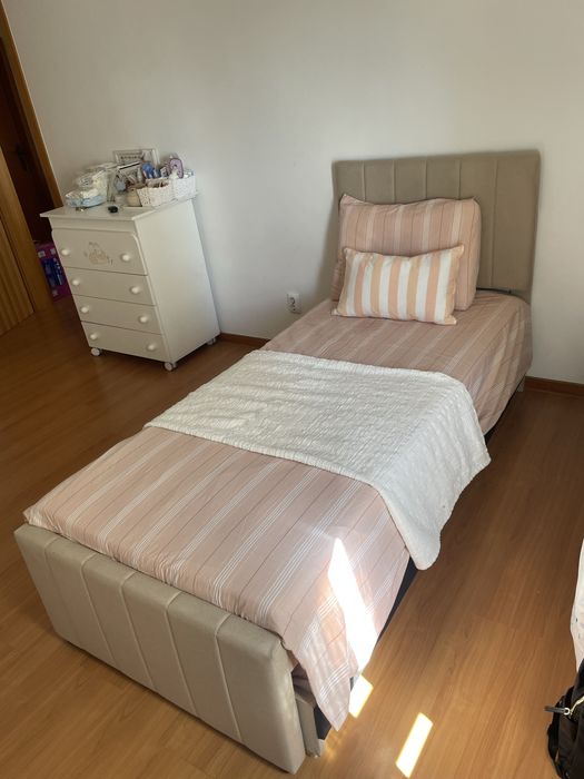 Cama dupla estofada 90x200