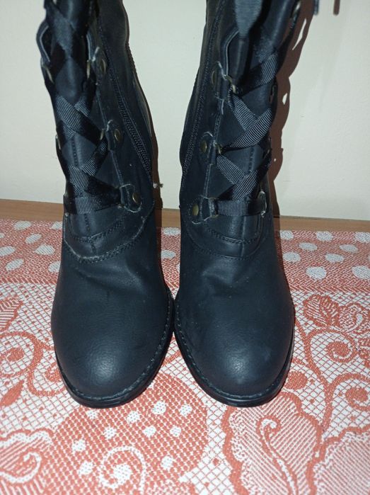 Чоботи жіночі на шнурівці Joe Browns