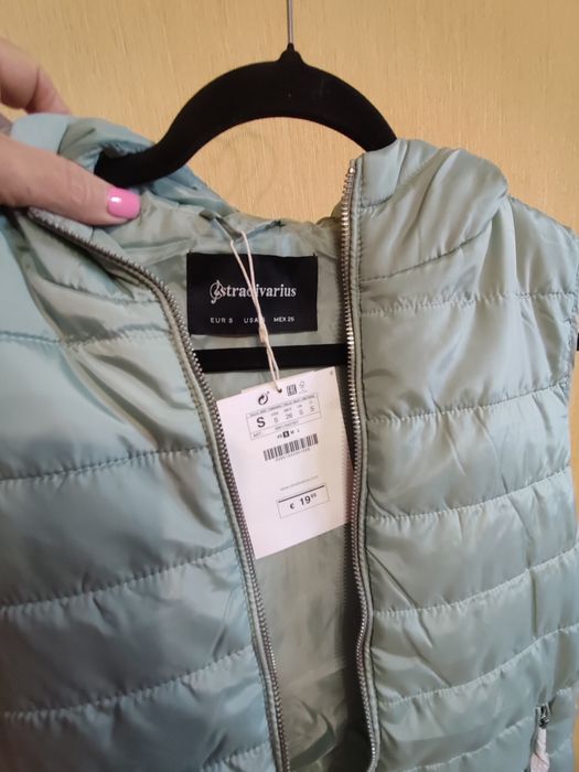 Продам нову безрукавку, жилетку Stradivarius розмір S