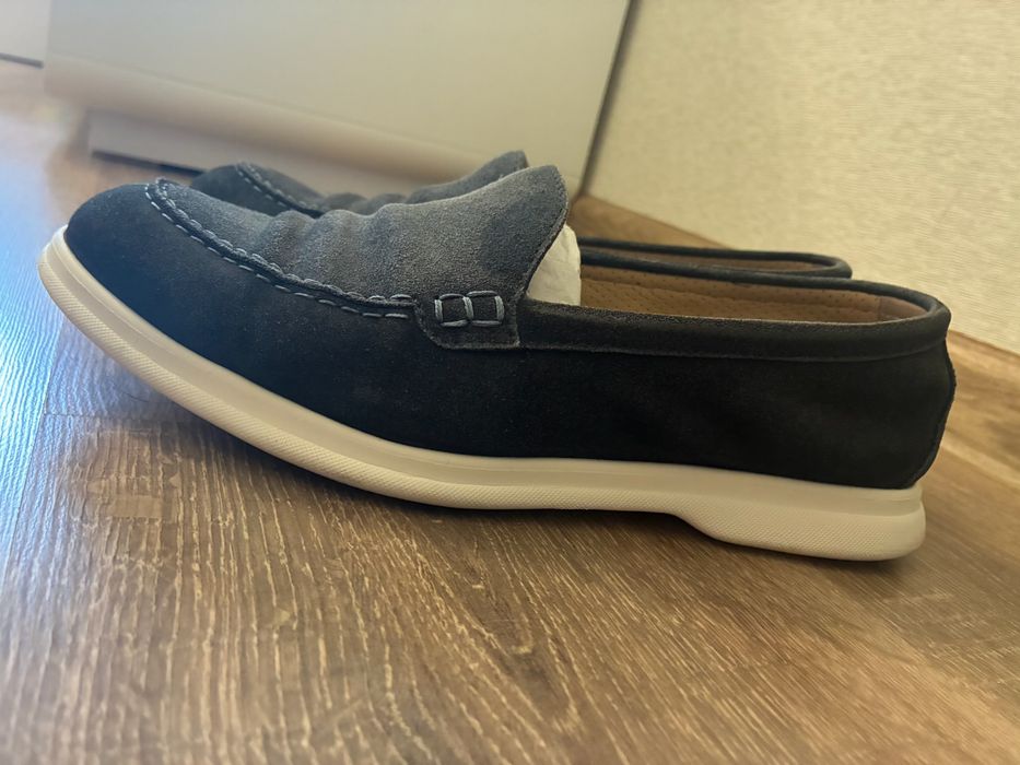 Лофери в синьому кольрі