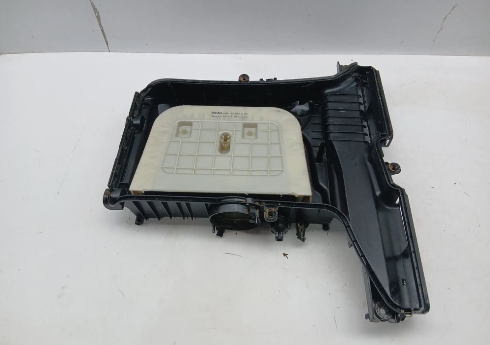Caixa filtro ar AUDI Q8 (4MN)