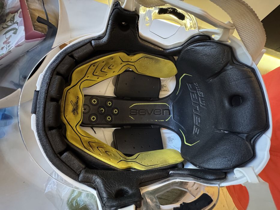 Kask hokejowy bauer