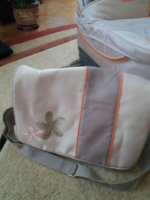 Коляска з великими колесами