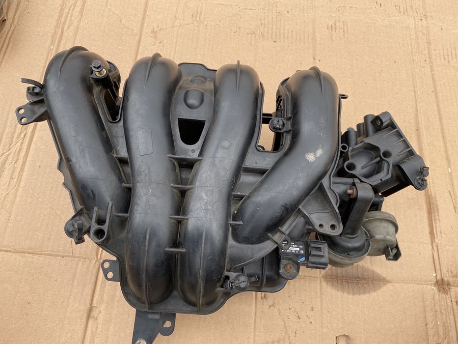 Впускный колектор Volvo v50 1.8 бензин