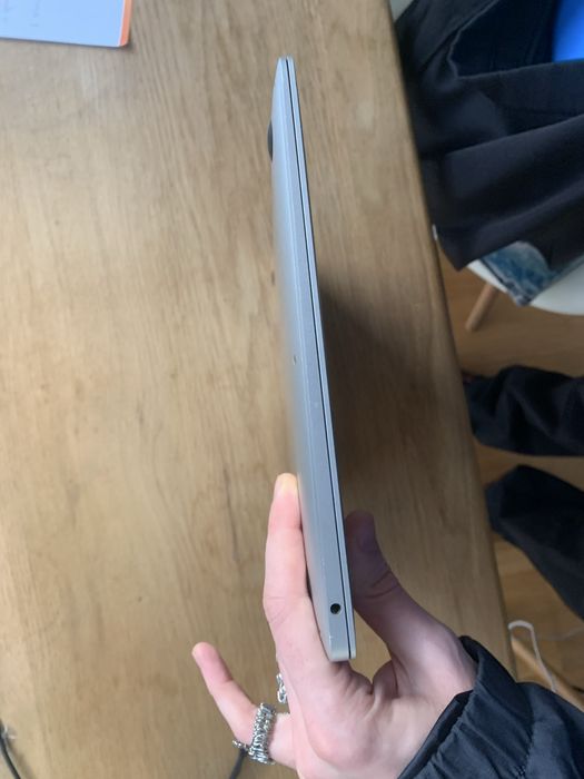Macbook air m1 16 RAM 256 GB