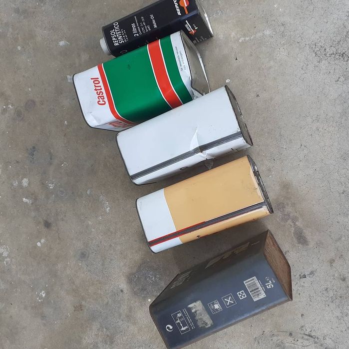 Latas de óleo vintage colecionáveis