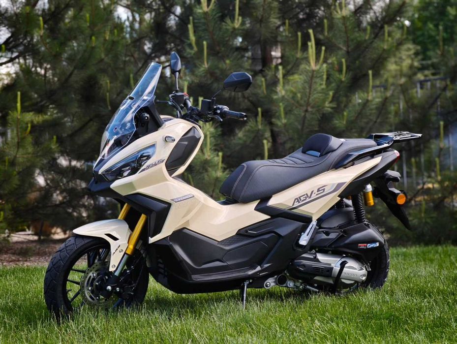 Скутери вищої якості Максі-скутер Vilardo AGV-S Yamaha N-MAX Honda PCX ексклюзивно в Артмото Київ!