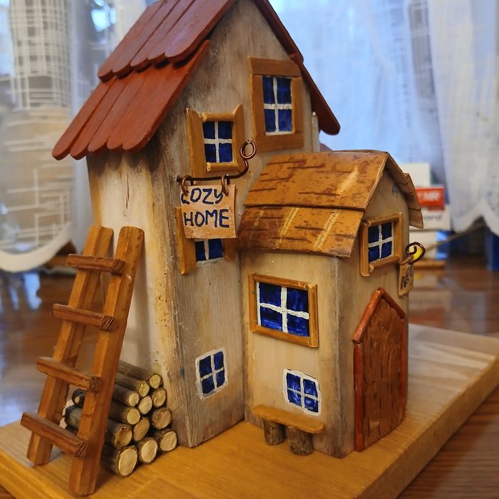 Продам для декора/интерьера домик