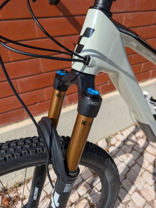 Cube stereo EX carbono