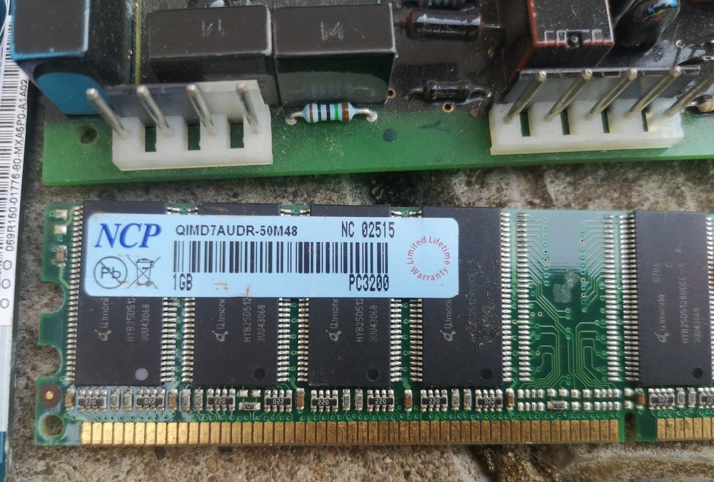 Комплектуючі до ПК