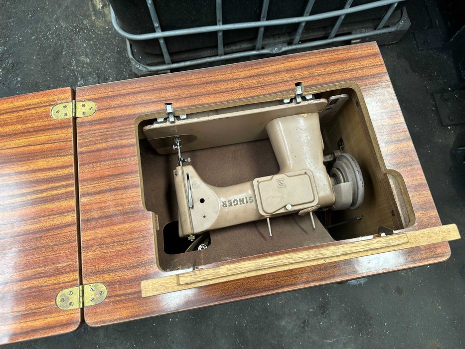 Maquina Costura Singer - Antiga