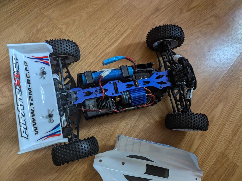 Vendo buggy-TT Escala: 1/10 (T2M RC  Pirate XL EP)
