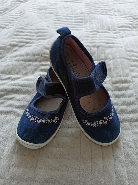 Kapcie dziewczęce rozmiar 28/29 wkładka 17,5 cm