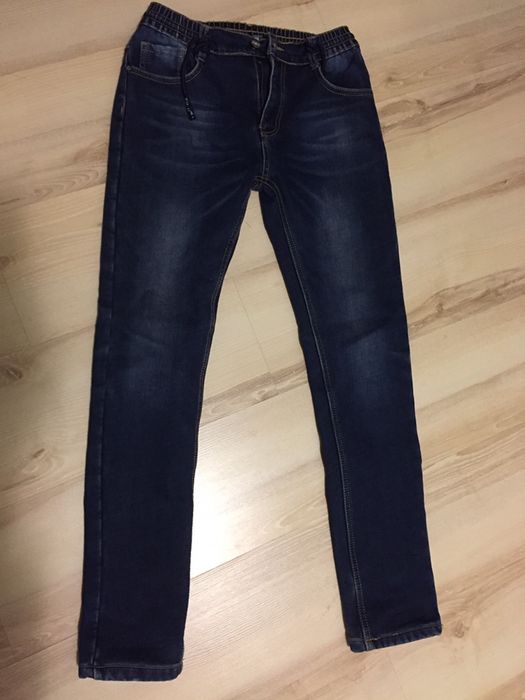 Продам джинсы для мальчика