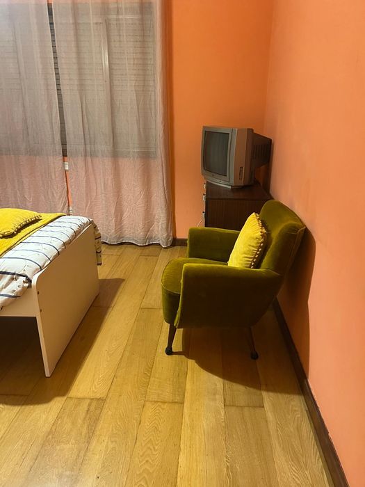 Quarto mobilado em apartamento T3