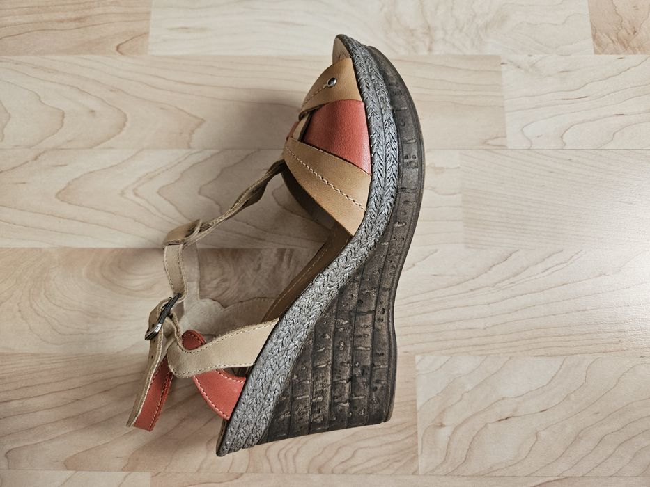 Buty na koturnie, sandały że skóry roz. 37