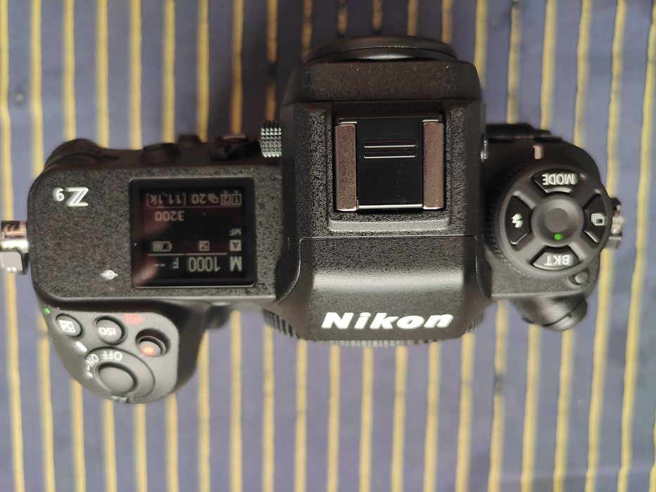 Nikon Z9 com duas baterias