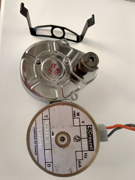 Электродвигатель Crouzet с редуктором в сборе.