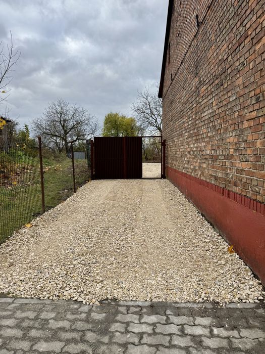 Dom z działka 15 arów - centrum Małogoszcz