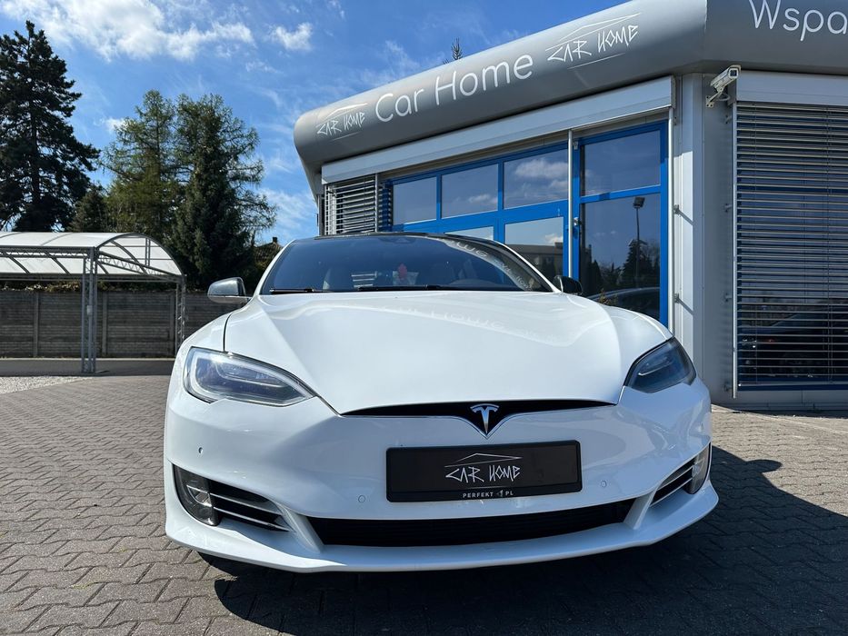 Tesla Model S Tesla Model S Free Supercharger, darmowy pakiet łączności
