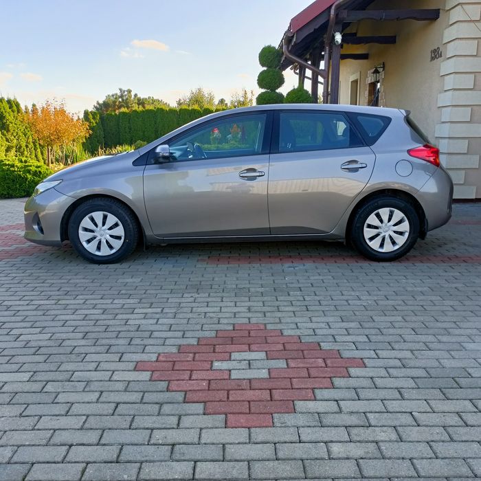 Toyota Auris Polski Salon