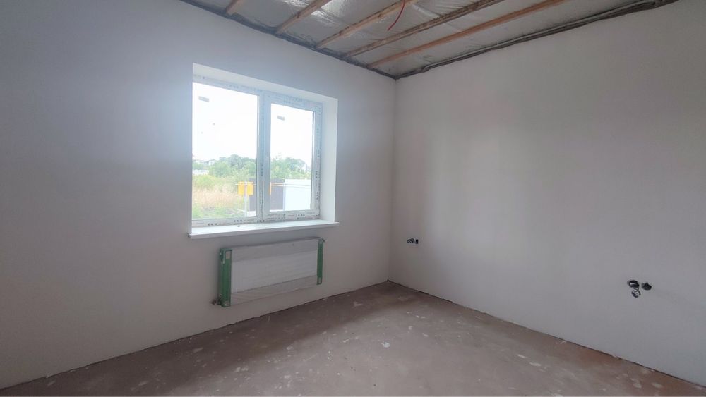 Гніванське шосе поруч магазини