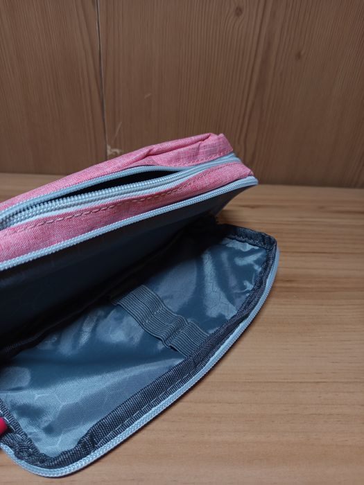 Różowy piórnik saszetka dwukomowy