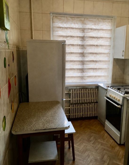 Продам 2 х кімнатну  квартиру на Польовій