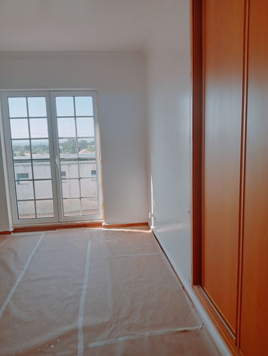 Pintor  profissional   faz se orçamentos avaliação reparação  interior exterior obras  de raiz  particular
