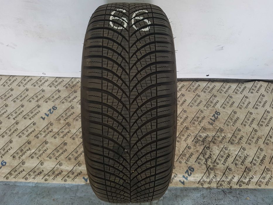 Opona całoroczna Goodyear Vector 4 Season Gen 3  215/55R17 215/55/17