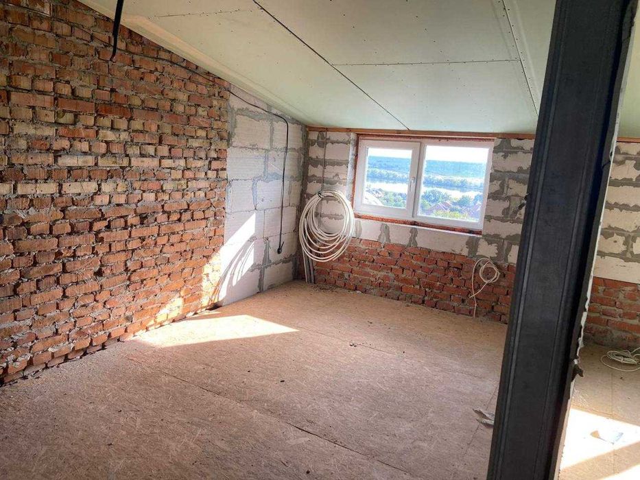 ПРОДАЖ/ ОБМІН 2-кімнатна квартира м. Зборів, вул. Миру 11.