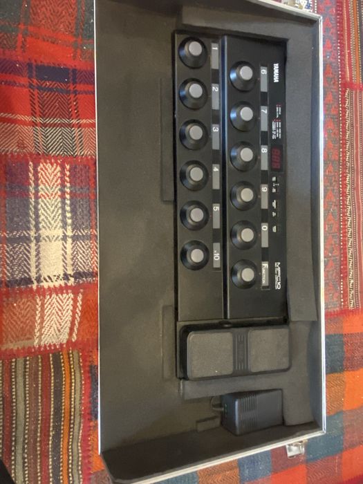 Yamaha MFC10 + case Barczak – kontroler nożny MIDI