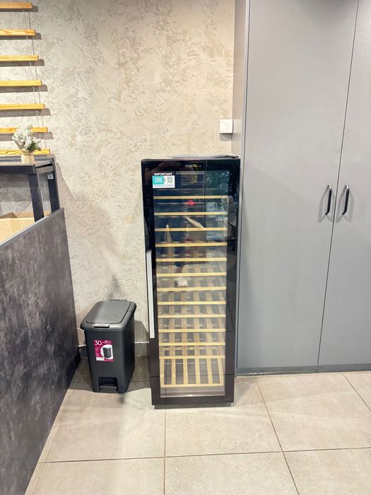 Готова кавʼярня навпроти River mall