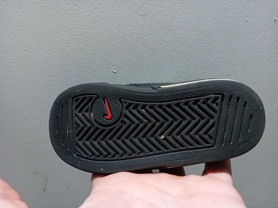 Buty dziecięce nike 22