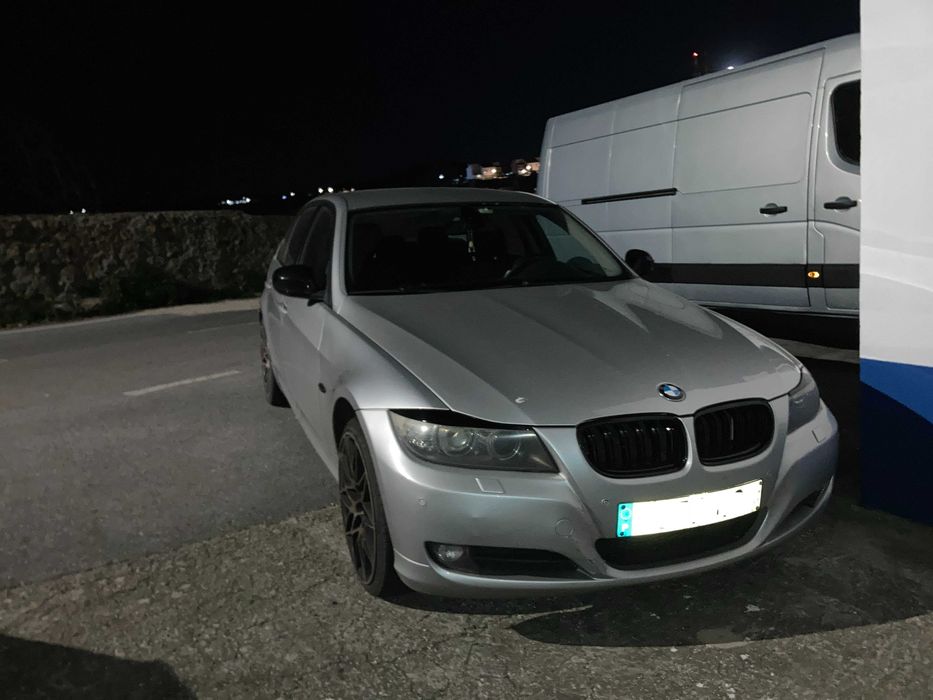 BMW 320d 200cv (2009) - Jantes 19" - Ler Anúncio (Com Avaria)