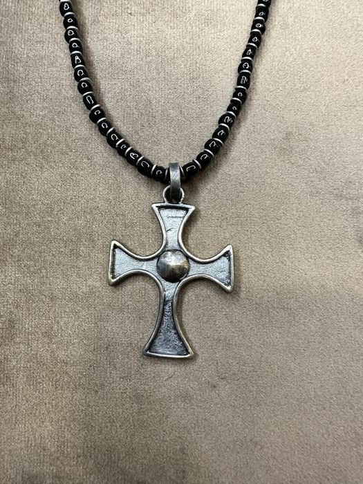 Fio / colar com cruz em prata e onix