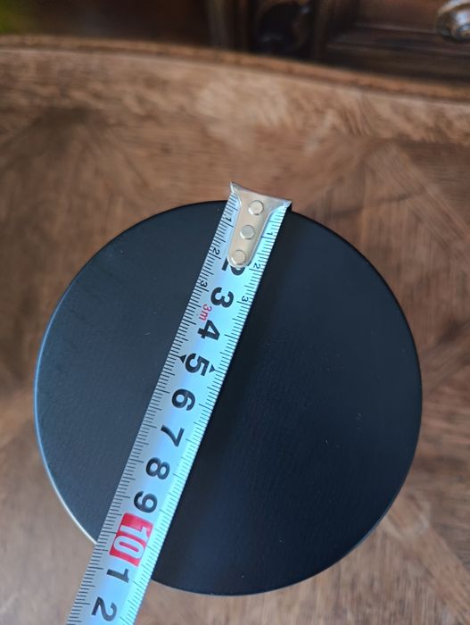 Czarny szklany słoik czaszka