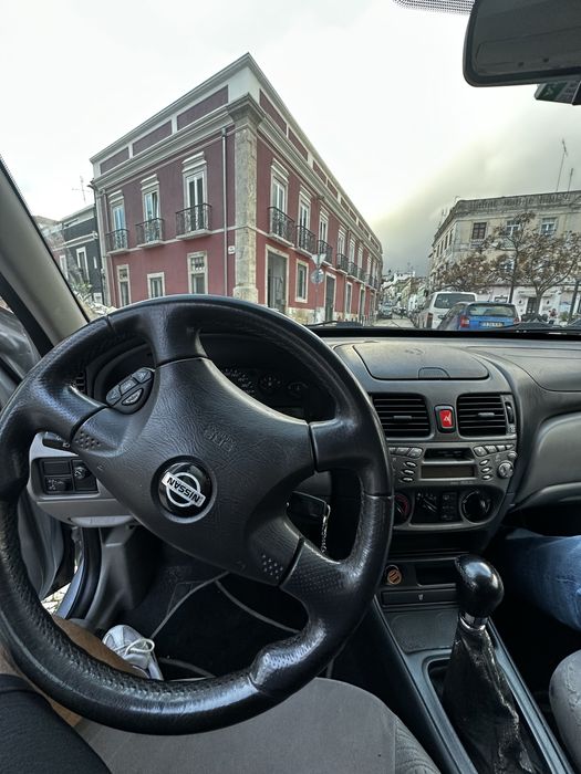 Vendo nissan Almera 1.5 gasolina