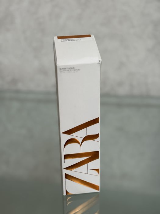 Serum rozświetlające do ciała - sunset hour ZARA