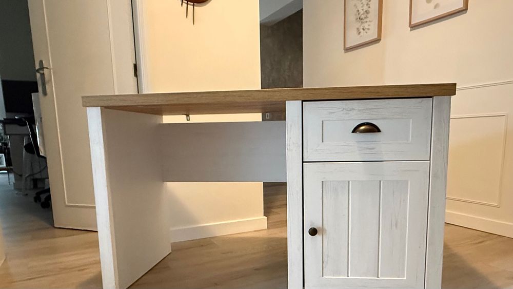 Secretária pouco uso