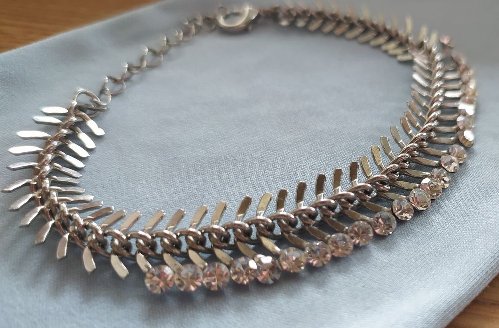 Браслет з камінням