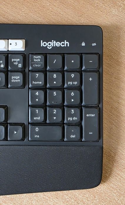 Продам бездротову клавіатуру Logitech K850