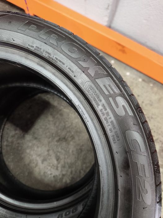 Pneus 215/45r16 Toyo Proxes CF2 com 95% piso