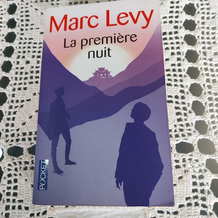 La première nuit. Portes incluídos.